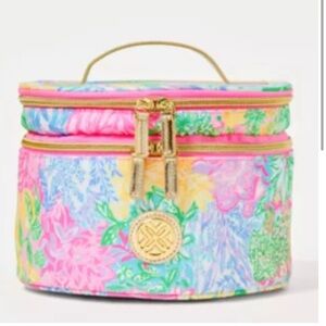 LILLY PULITZER GWP ROUND COSMETIC BAG
